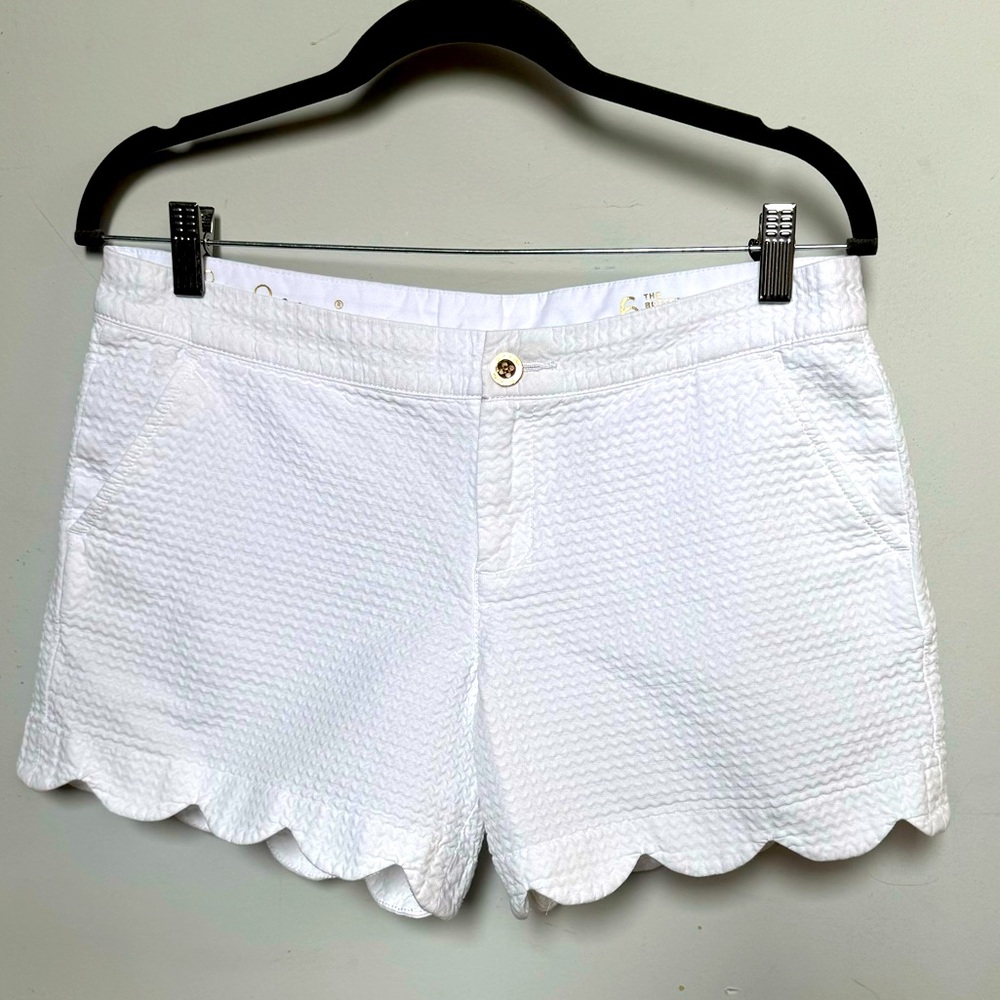 Lilly Pulitzer White Scallop Hem Textured Shorts